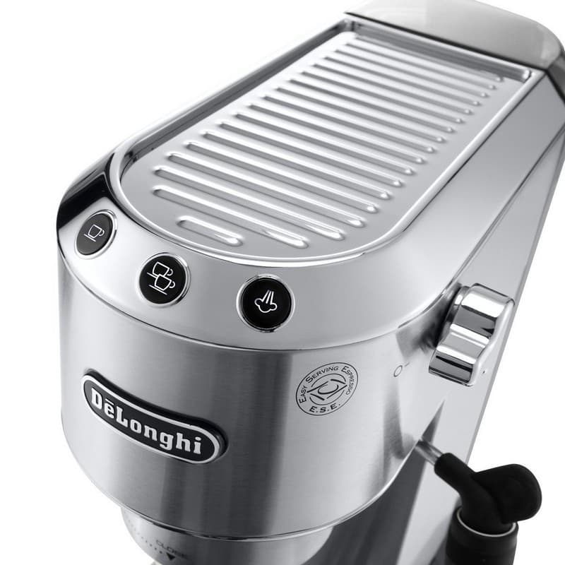 DeLonghi EC 685.M Cafetera Espresso en acero inoxidable, panel superior acanalado, botones táctiles iluminados, perilla lateral y vaporizador integrado