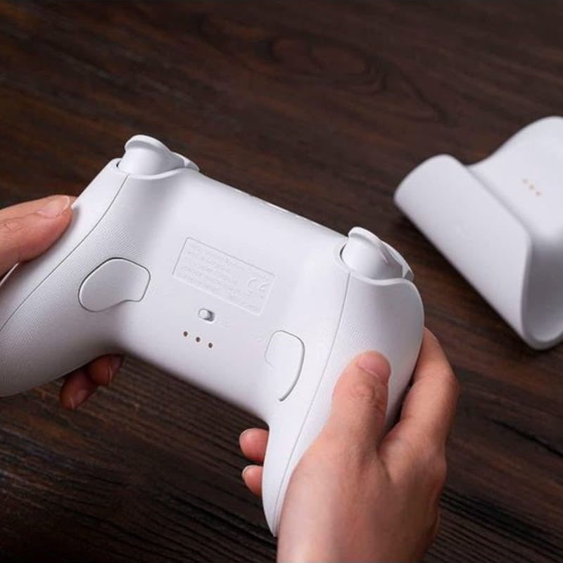 8BitDo Ultimate Bluetooth/2.4G Gamepad com Adaptador + Base de Carregamento Branco - Controlador para Nintendo Switch/Smartphone/PC - Item8