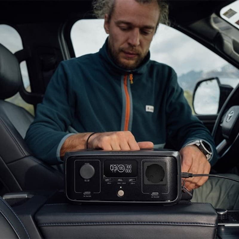 EcoFlow RIVER 3 UPS + Painel Solar 45W USB-C - conexión para coche