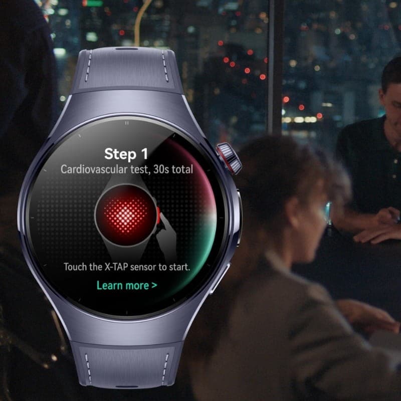 Huawei Watch 5 46 mm Preto com caixa metálica, tela circular AMOLED, botão coroa vermelho e pulseira cinza; destaque para sensor X-TAP no mostrador