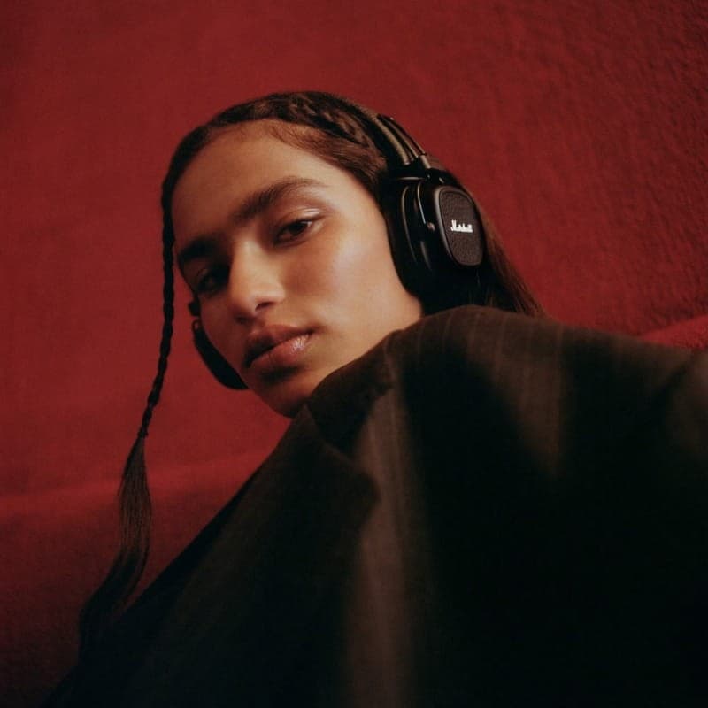 Marshall Major V Noir - Casque d'écoute Bluetooth - en cours d'utilisation