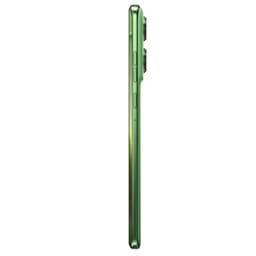 Borde lateral del Motorola Edge 60 5G verde con acabado metálico, perfil ultradelgado, botones de volumen y encendido, y módulo de cámara sobresaliente