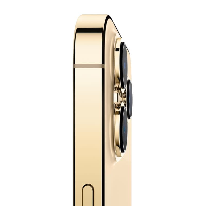 iPhone 13 Pro Max 128GB Dourado Renovado em condição excelente, bordas planas em alumínio dourado e módulo de câmera tripla saliente com lentes grandes