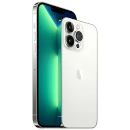 iPhone 13 Pro Max 256GB prateado renovado em condição excelente, tela grande com notch, bordas planas em metal e módulo traseiro com três câmeras e flash