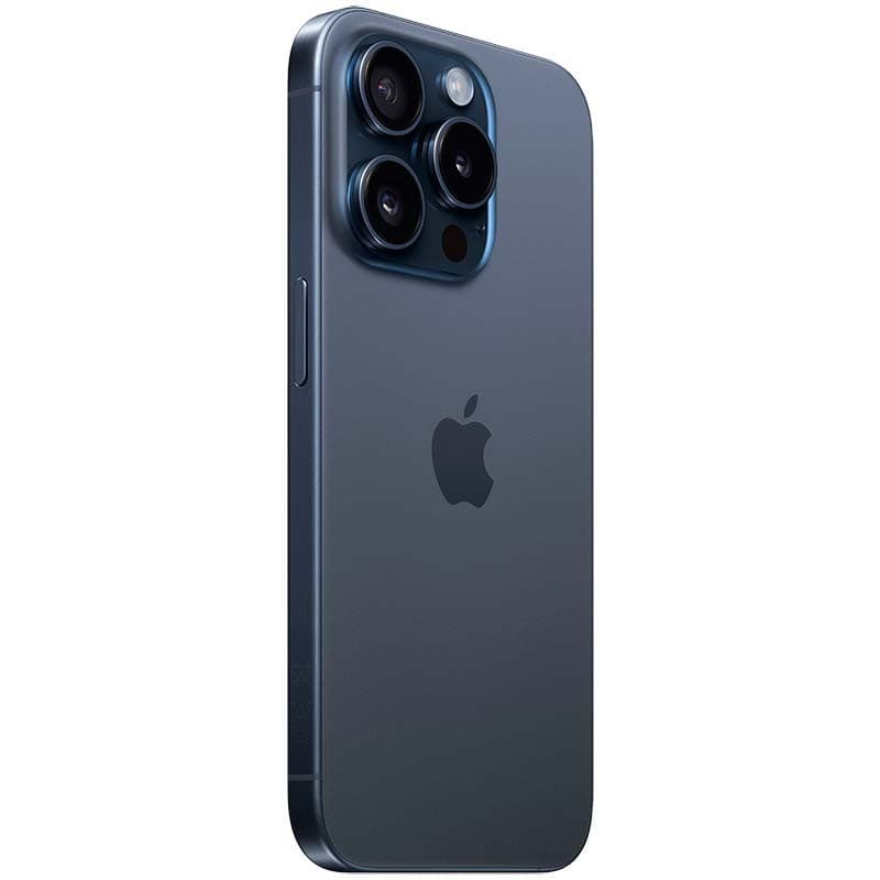 iPhone 15 Pro 5G azul titânio, traseira em titânio fosco, módulo triplo de câmeras grandes com sensor LiDAR, bordas planas e acabamento premium.