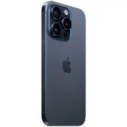 iPhone 15 Pro 5G azul titânio, traseira em titânio fosco, módulo triplo de câmeras grandes com sensor LiDAR, bordas planas e acabamento premium.
