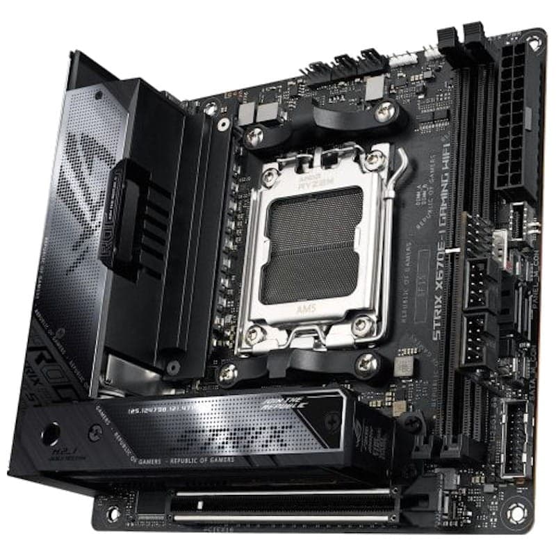 Carte mère ASUS ROG STRIX X670E-I GAMING WIFI côté droit