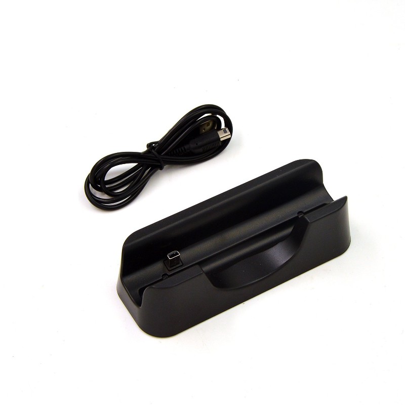 Base de carga NEW Nintendo 2DS XL - Base junto a su cable USB (vistos por delante)