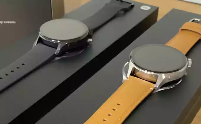 Modelos Xiaomi Watch S1 Pro en color negro y plateado