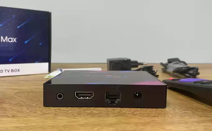Exibição H96 Max de conexões de rede, alimentação e HDMI