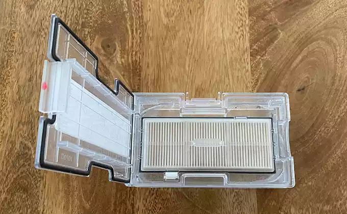 Depósito interno de la aspiradora Robot S7v Ultra