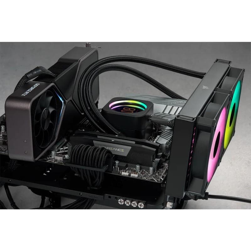 Corsair Vengeance CMK32GX5M2E6000Z36 32 GB DDR5 4800 MHz - RAM vista con otros componentes