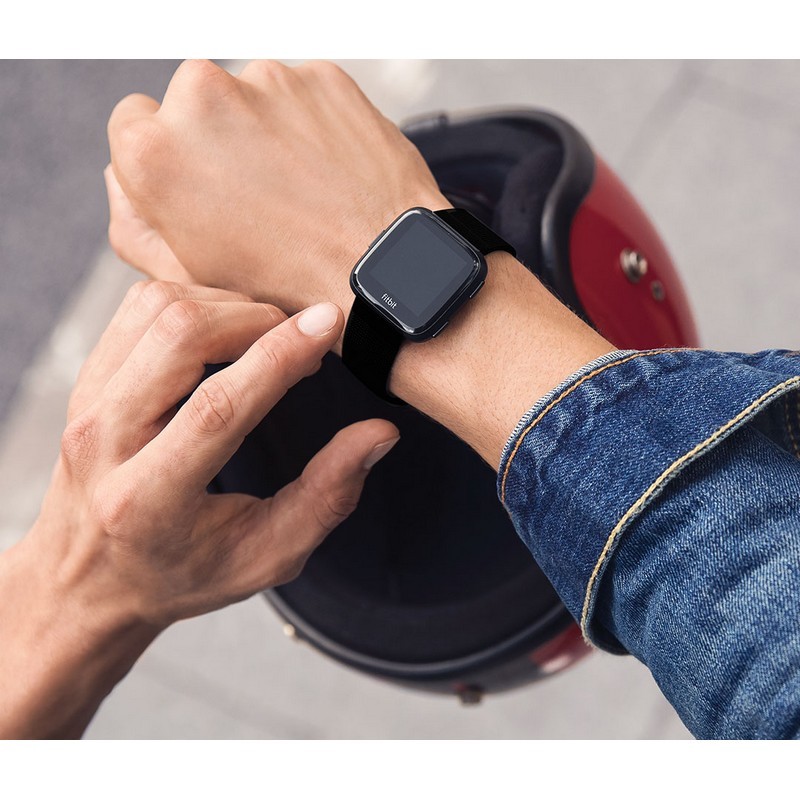 fitbit versa fitness watch black aluminium