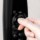 Cecotec ForceSilence 1020 Extremeflow - Color Negro - Tecnología PowerWind - Potencia 65 W - Sistema de 10 Aspas - Motor 100% de Cobre - 3 Velocidades - Barra Telescópica - Temporizador Programable hasta 120 Minutos - Rejilla de Protección - Ítem4