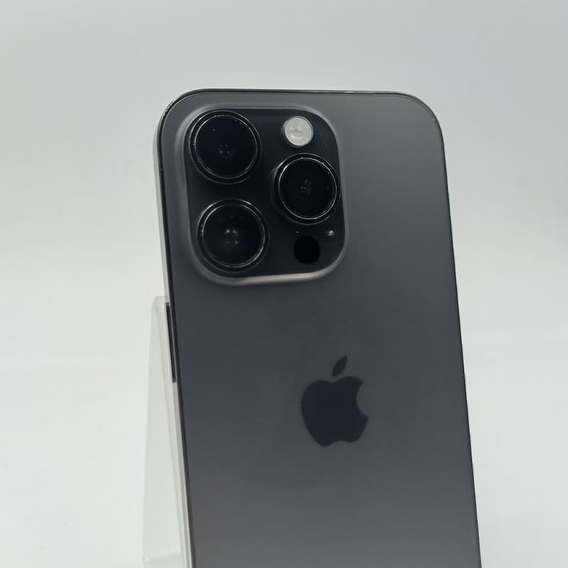 Photo réelle caméra arrière de l'iPhone 14 Pro 128 Go Space Black renouvelé - Excellent état