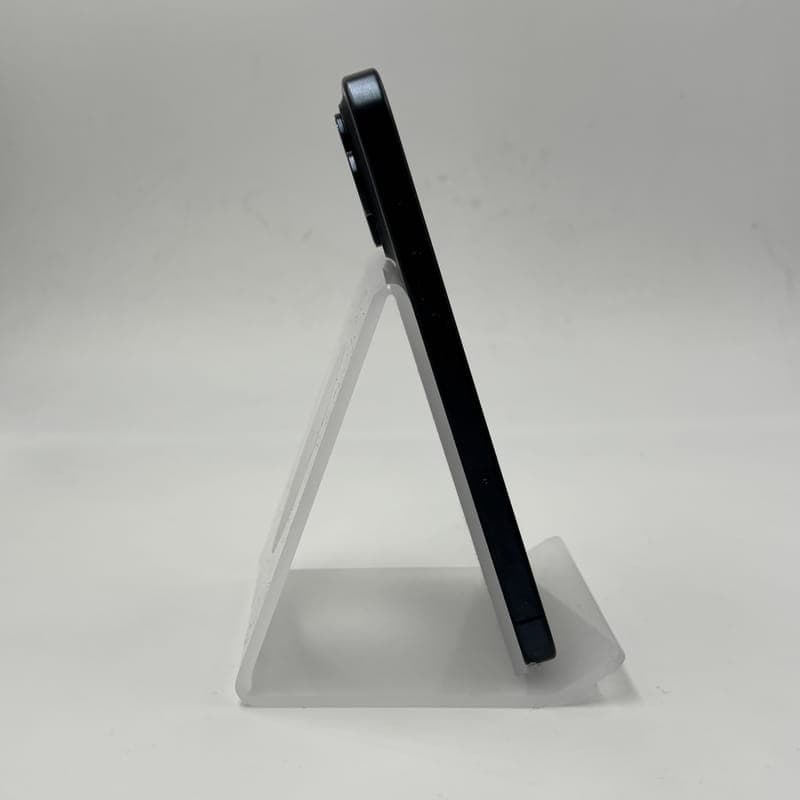Véritable photo du côté droit de l'Apple iPhone 15 Pro 5G 128 Go Bleu Titane Renouvelé - Excellent État