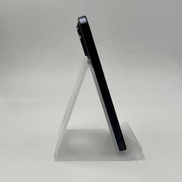 Véritable photo du côté droit de l'Apple iPhone 15 Pro 5G 128 Go Bleu Titane Renouvelé - Excellent État