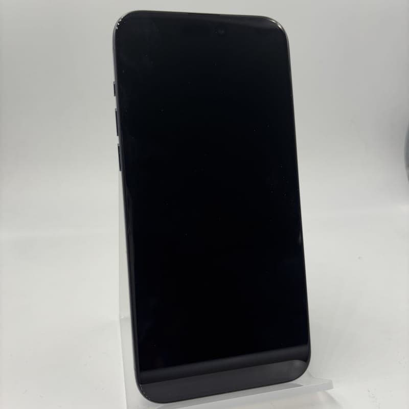 iPhone 15 Pro Max 5G, 256 Go, titane bleu renouvelé. Écran grand et bord à bord, châssis bleu mat, état excellent, boutons latéraux visibles.