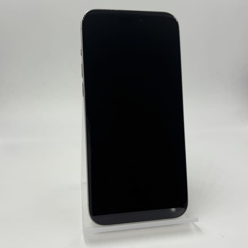 Photo frontale réelle du téléphone portable Apple iPhone 15 Pro Max 256 Go Naturel - Renouvelé - Excellent état