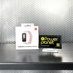 Foto verídica do rosto com a caixa da Xiaomi Mi Smart Band 9 Active Pink - Pulseira de Atividade