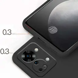 Funda Oneplus Nord 6 Square Liquid Premium Negro con acabado mate suave, bordes elevados 0.3 mm, protección de cámara y pantalla, diseño delgado y