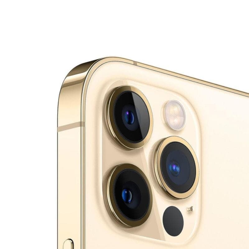 Módulo de cámaras traseras del iPhone 12 Pro 256GB oro renovado: triple lente con bordes dorados brillantes y flash, acabado premium en color dorado.