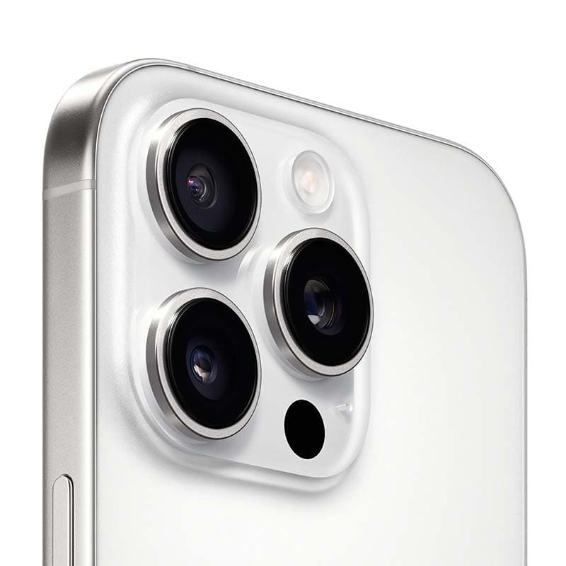 Módulo de cámara triple del iPhone 16 Pro 5G en titanio blanco, lentes grandes con aro negro y flash LED, acabado premium reacondicionado
