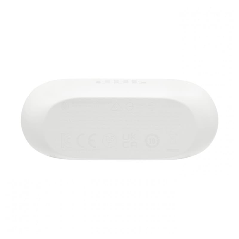 Estojo branco JBL Wave Buds 2 com formato oval, acabamento fosco e certificações gravadas na base; design compacto para proteger e recarregar os earbuds com