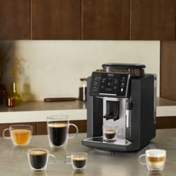 Vue d'ensemble de la Machine à café automatique Krups Sensation C10 Noir avec différents types de cafés
