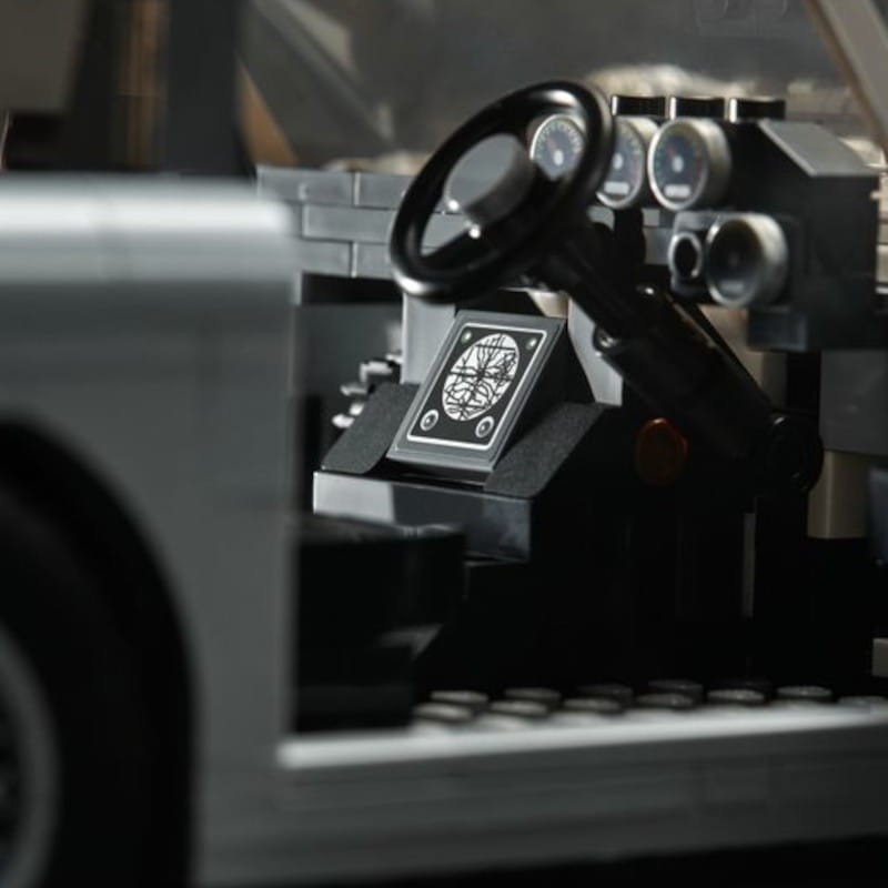 LEGO Creator James Bond Aston Martin DB5 10262 Set - Item6
