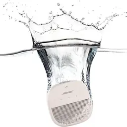 Bose SoundLink Micro Blanco - Altavoz Bluetooth imagen en el agua