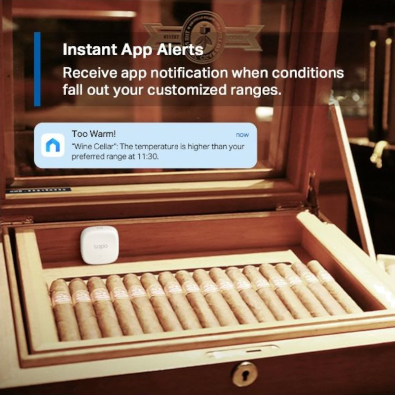 Sensor TP-Link Tapo T310 blanco, compacto y minimalista, con logotipo tapo al centro y pequeño LED indicador frontal para monitoreo de temperatura y humedad - Ítem3