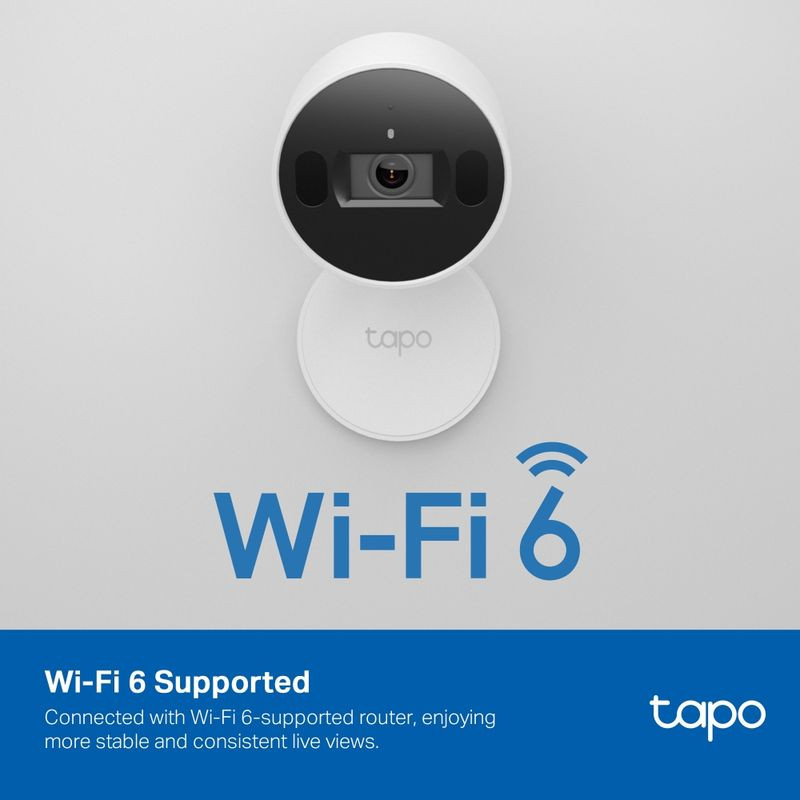TP-Link Tapo C125 2K QHD cámara WiFi blanca con lente central, panel frontal negro, micrófono y altavoz, base ajustable y cable trasero, visión nocturna y IA - Ítem7