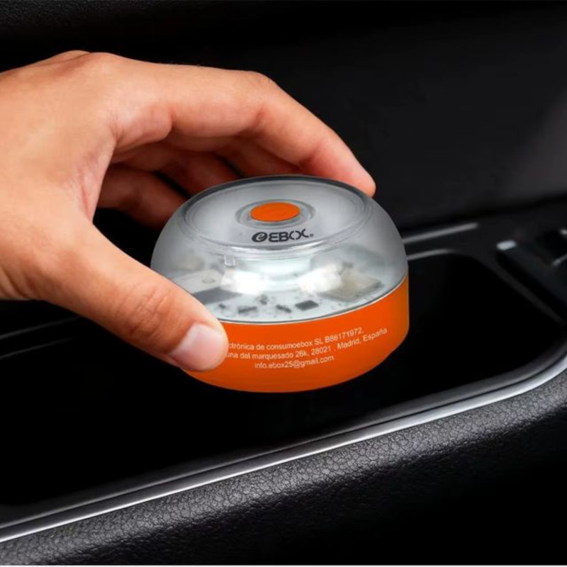 EBOX V16, balise d'urgence homologuée par la DGT 3.0 avec géolocalisation connectée et lumière d'une portée maximale de 1 km - Ítem3