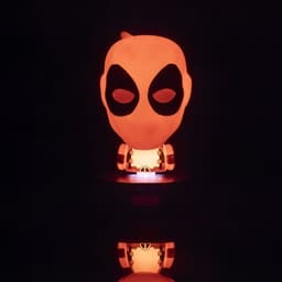 Lâmpada Paladone Icon Deadpool: busto do Deadpool com máscara vermelha e olhos brancos, luz ambiente decorativa, ideal para fãs e colecionadores.