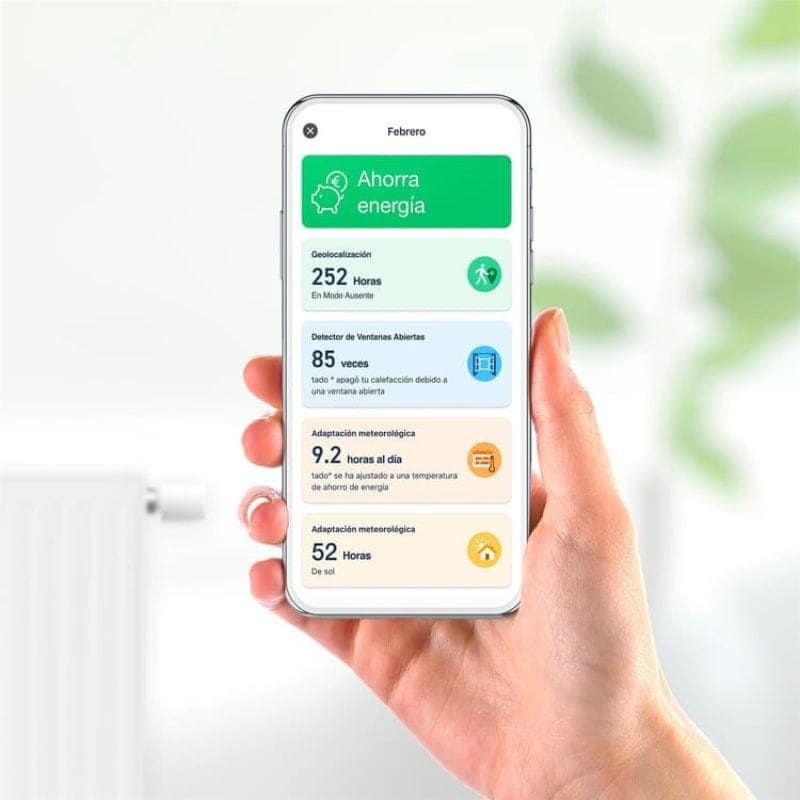 Tado Pack x4 Tête thermostatique intelligente: tête blanche à affichage LED discret, bague métallique, contrôle via app mobile avec température, pièces