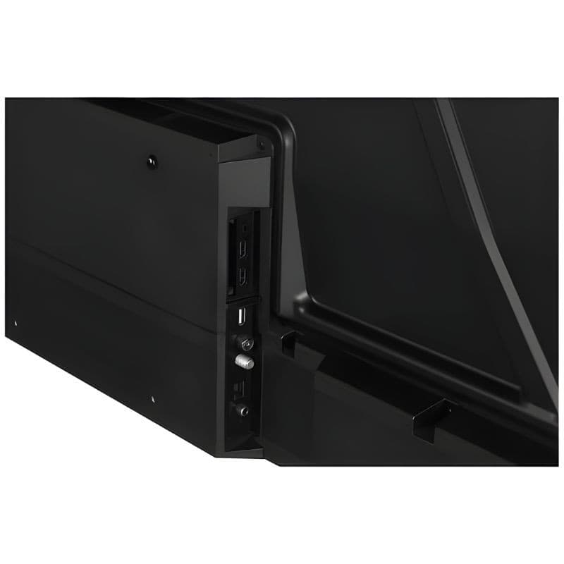 Panel lateral del DAEWOO 55DM56QV: puertos HDMI, USB y antena accesibles, diseño negro minimalista, conectividad ordenada en TV UHD Smart 55".