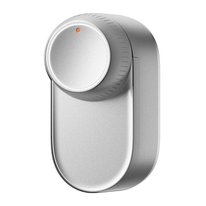 Fechadura inteligente SwitchBot Lock Ultra Prateado em alumínio, corpo compacto prateado com botão circular texturizado e LED laranja discreto no topo