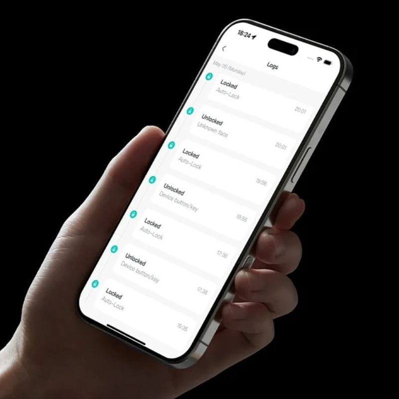 Fecho inteligente SwitchBot Lock Ultra Preto com corpo preto fosco, botão giratório metálico com LED laranja e adaptadores em três acabamentos de madeira - Item2