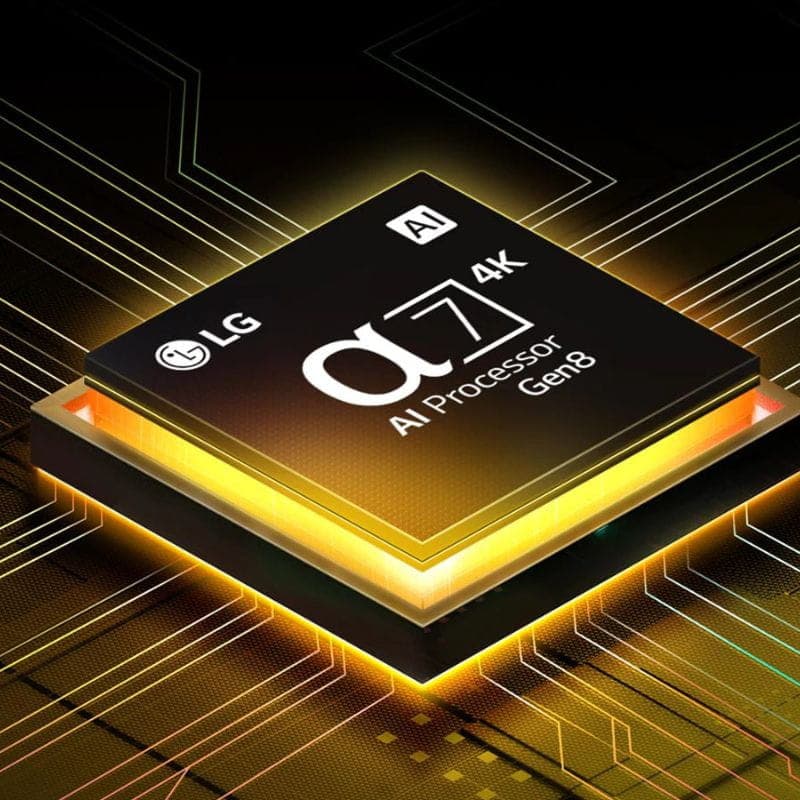Processeur LG α7 4K AI Gen8 illuminé, puce noire avec liseré doré sur circuit imprimé, design technologique pour TV QNED 43 pouces noir Wi‑Fi