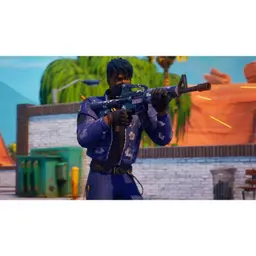 Personaje de Fortnite con traje azul floral apunta rifle azul con destellos; fondo urbano colorido con muro blanco y vegetación. Compatible con PS5 Digital.