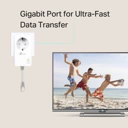 TP-Link TL-PA7017P Kit adaptador Powerline AV1000 branco com tomada pass-through, porta Gigabit e cabo Ethernet ligado a TV, design compacto na parede