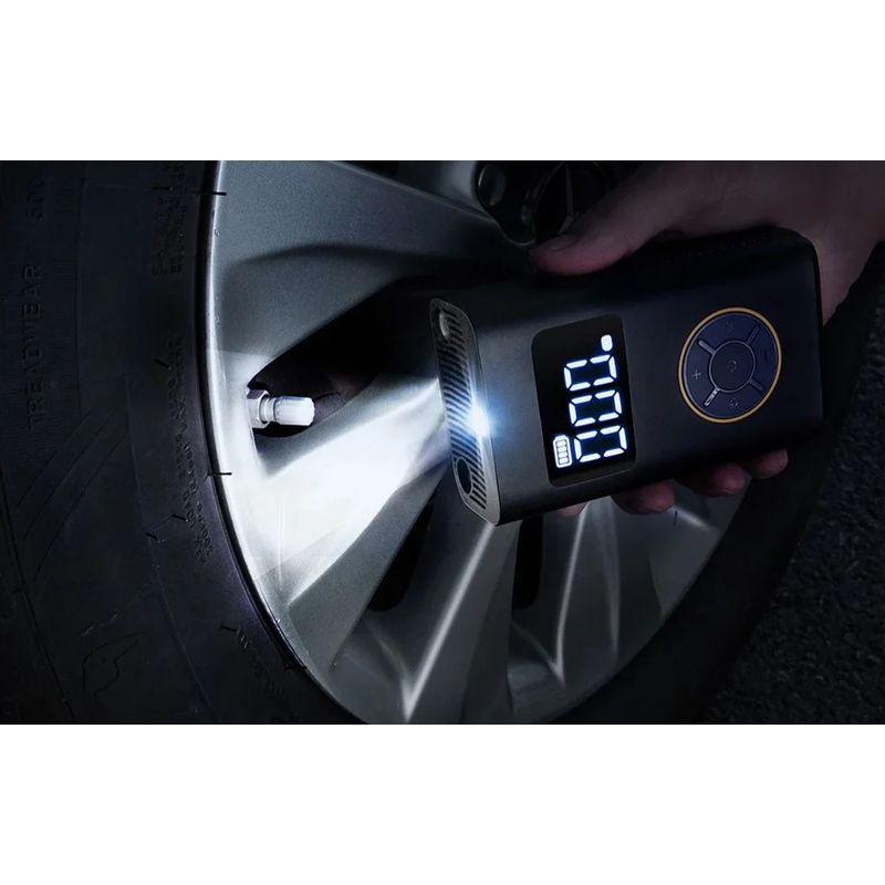 Fanttik X9 Pro - Compresseur portable noir avec écran LCD, anneau de transport, boutons circulaires, accents jaunes, affichage de pression numérique - Ítem5