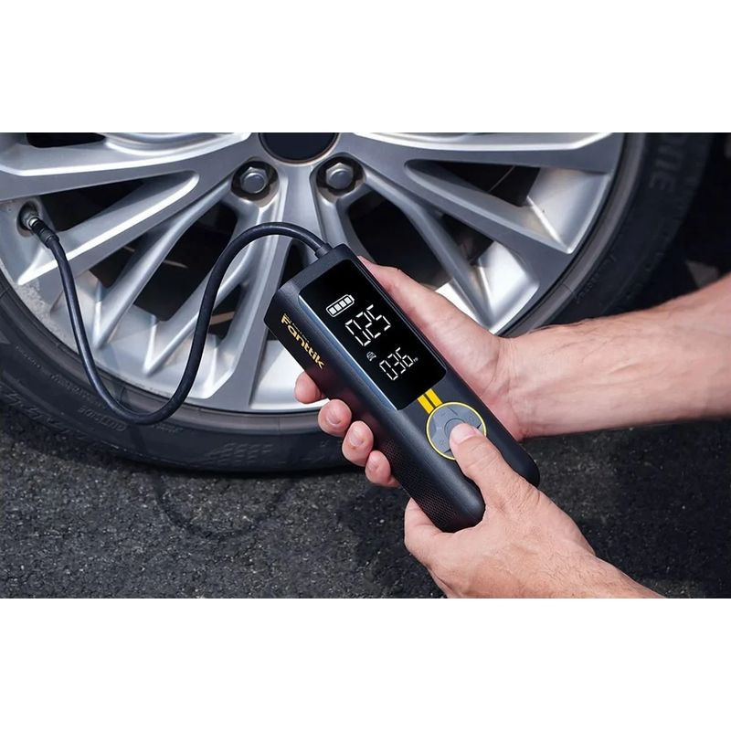 Fanttik X8 Apex - Compresseur portable noir avec écran LED, affichage PSI, boutons +/-, icônes auto et vélo, bandes jaunes sport, format compact vertical - Ítem3