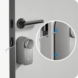 Xiaomi Self-Install Smart Lock com teclado: fechadura inteligente cinza, corpo compacto, botão circular, instalação lateral com parafusos azuis destacados