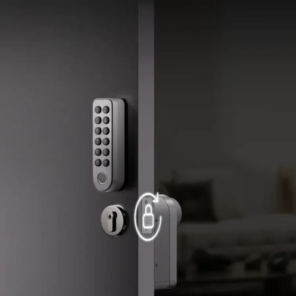 Xiaomi Self-Install Smart Lock Teclado incluído com teclado numérico retroiluminado, corpo metálico cinza e cilindro europeu; ícone luminoso de cadeado