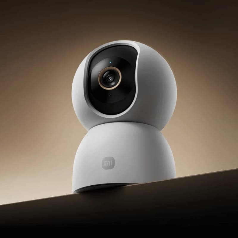 Xiaomi Smart Camera C500 6MP 3,5K WiFi 6, dôme blanc compact avec objectif central, design minimaliste, finition mate, base stable et tête orientable