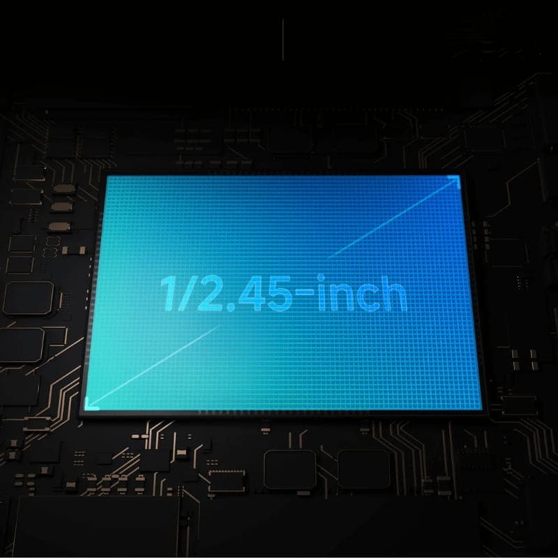 Capteur 1/2,45‑inch bleu lumineux sur carte électronique noire, surface quadrillée détaillée, diagonale marquée, composant de la Xiaomi Smart Camera