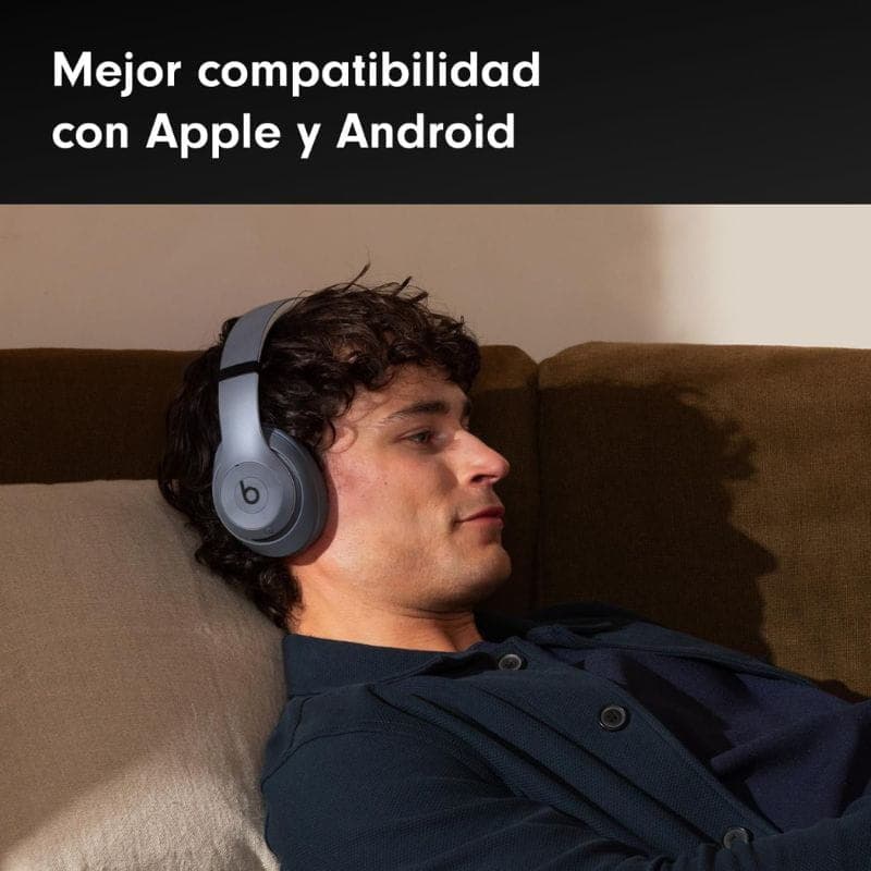 Beats Studio Pro ANC Gris Sable avec arceau rembourré, coussinets circum-auriculaires et logo b distinctif; design épuré, compatible Apple et Android