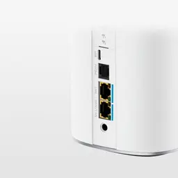 ZTE G5 Ultra 5G Router branco com portas LAN e WAN/LAN, USB e PHONE visíveis; design compacto com cantos arredondados e acabamento fosco.